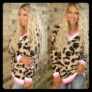Leopard print V-neck sweater size small